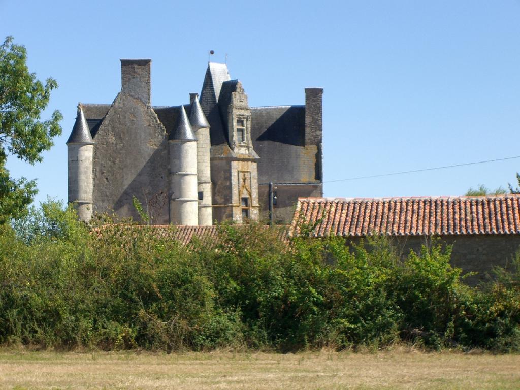 Готель Chateau De Vermette La Chapelle-Gaudin Екстер'єр фото